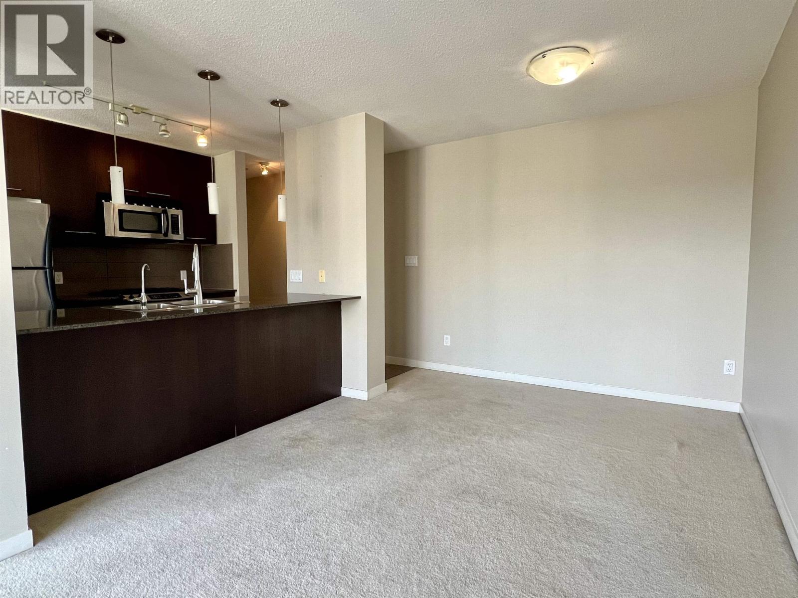 2501 2979 GLEN DRIVE — photo 4