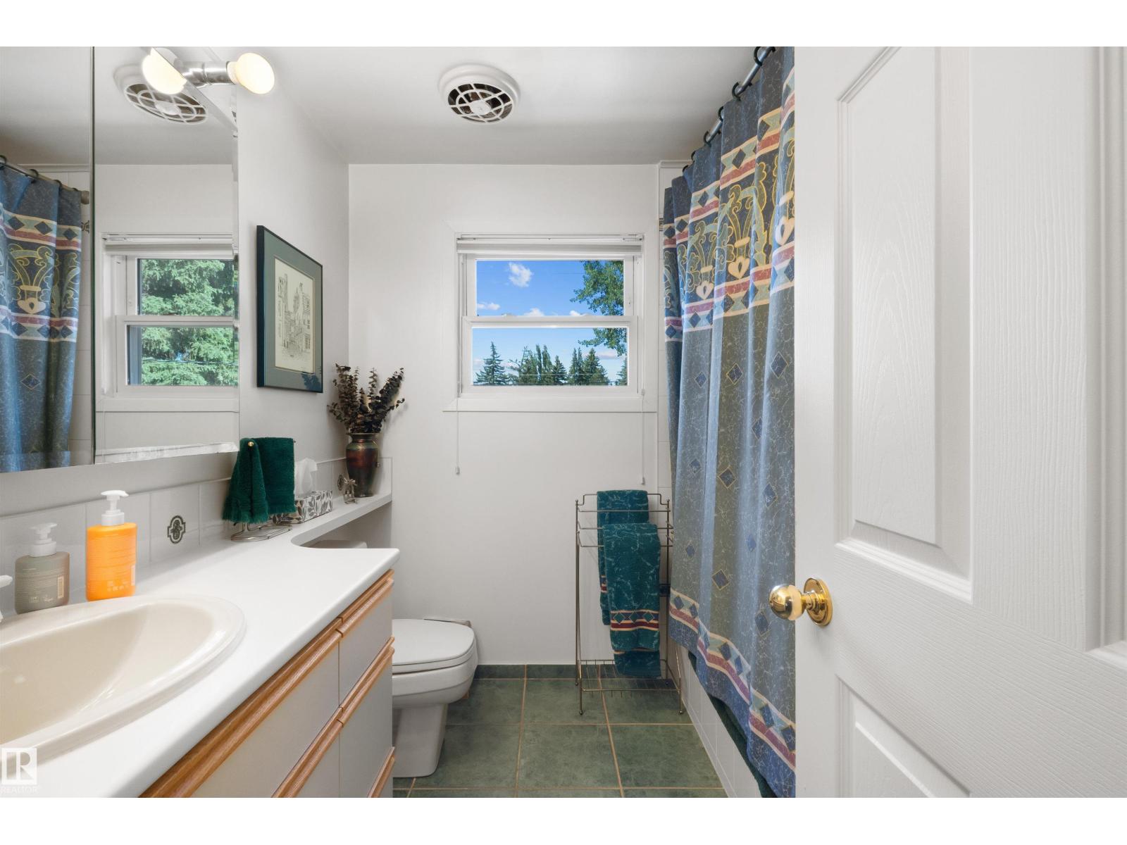 14640 88 AV NW - 21