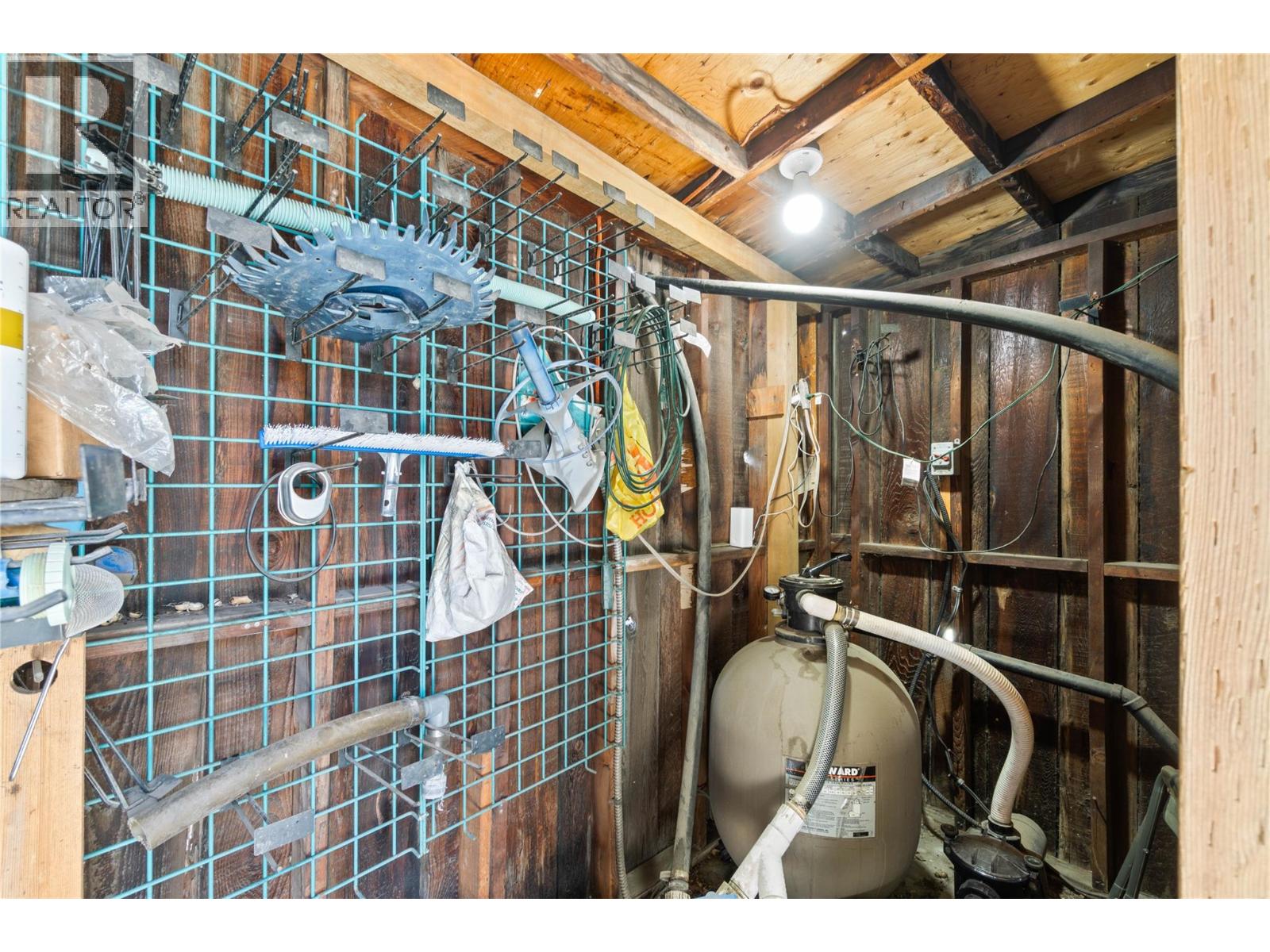 1693 Valleyview Drive - 27