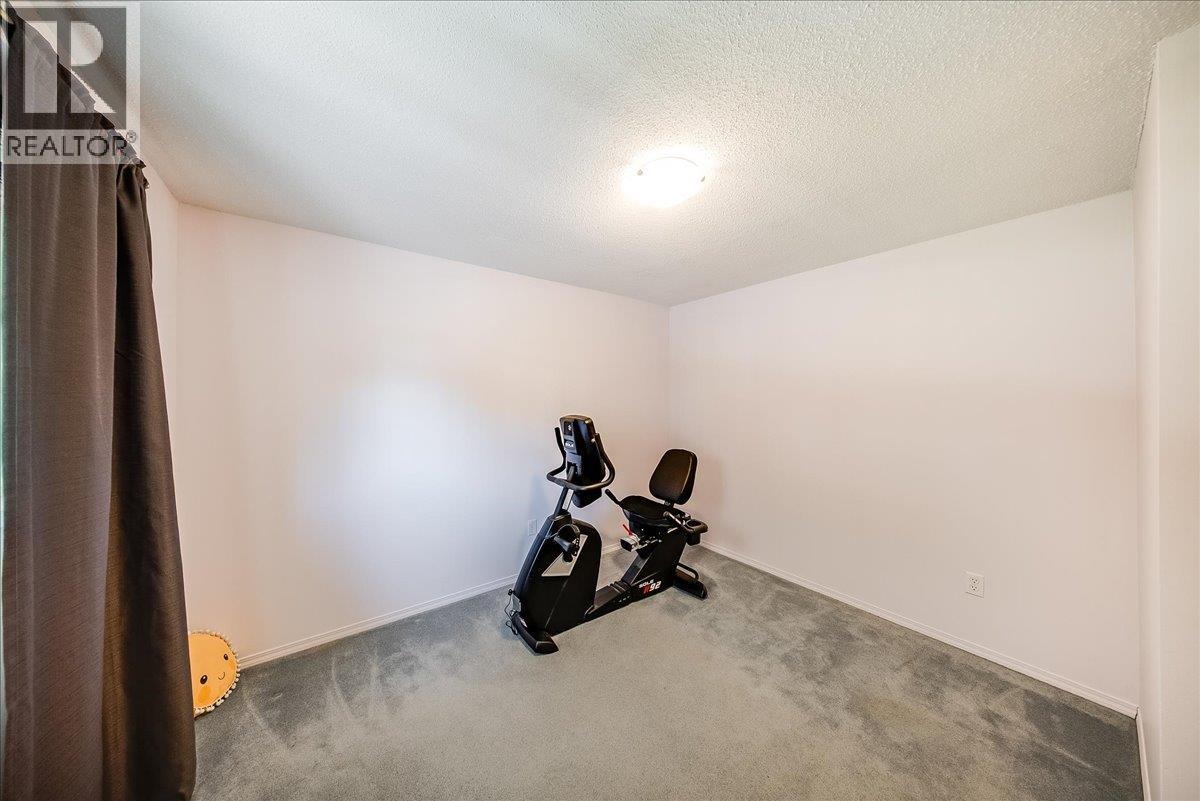 1618 Victoria Avenue - 23