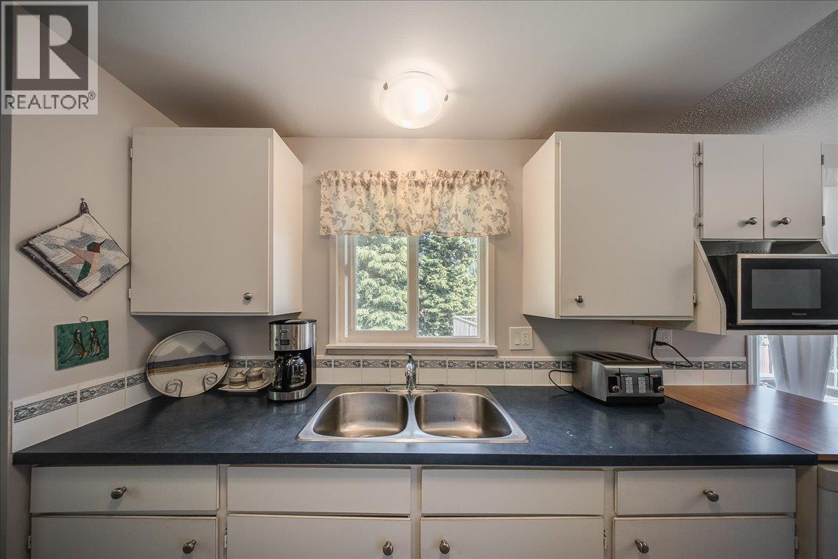 1618 Victoria Avenue - 13