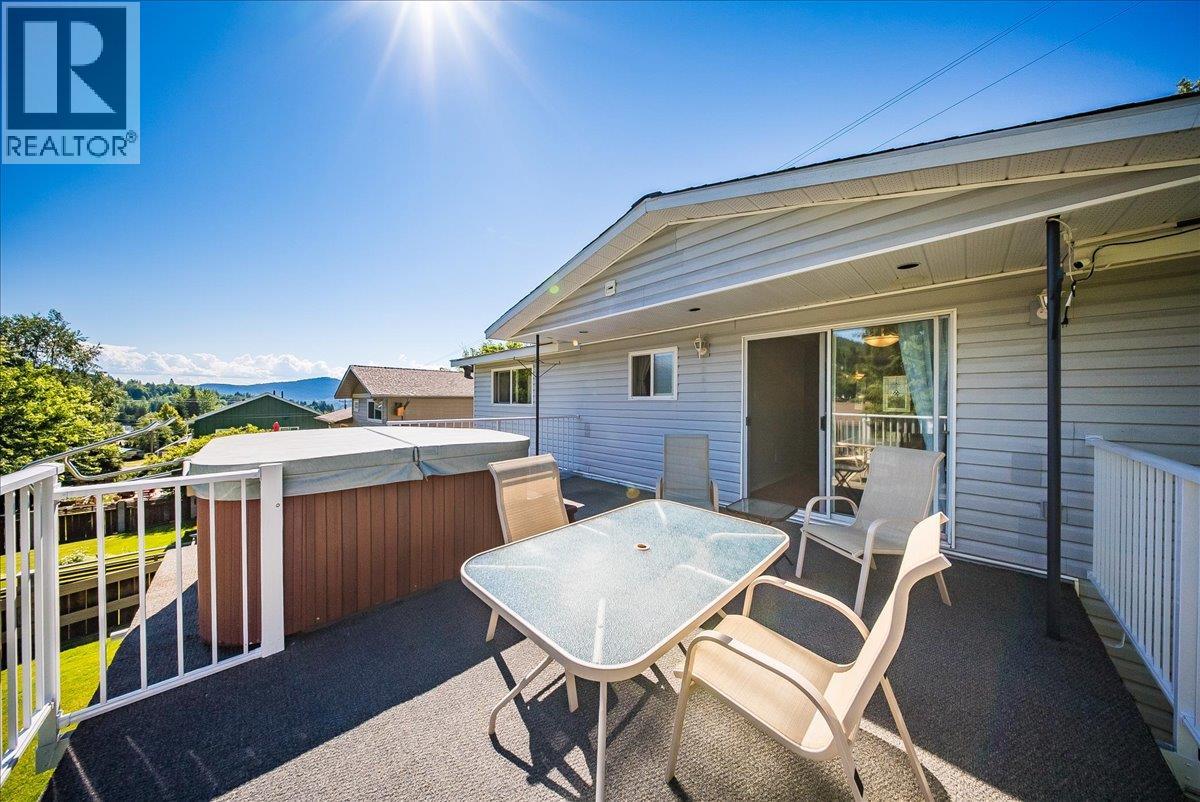 1618 Victoria Avenue - 10