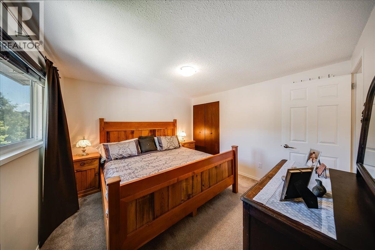 1618 Victoria Avenue - 21