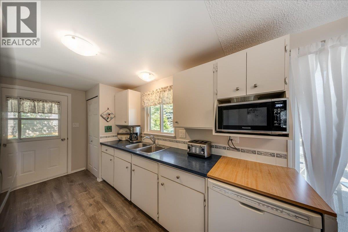 1618 Victoria Avenue - 12