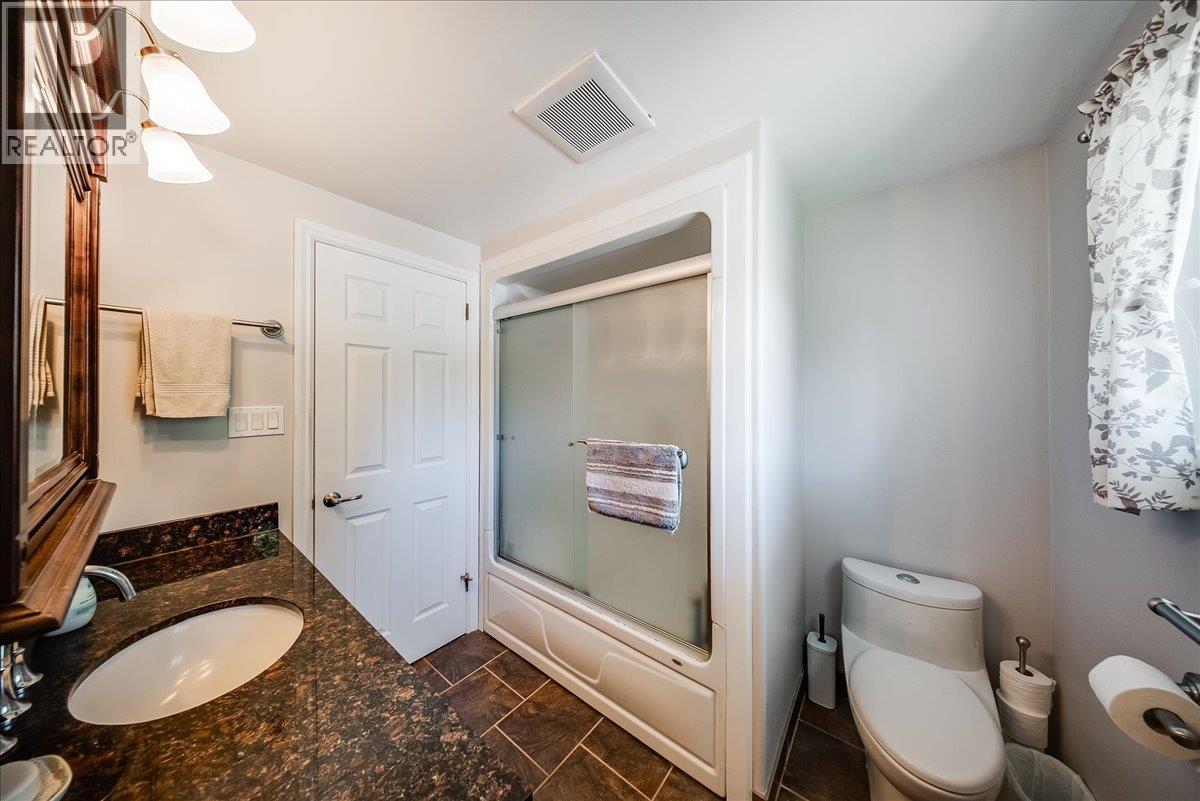 1618 Victoria Avenue - 17
