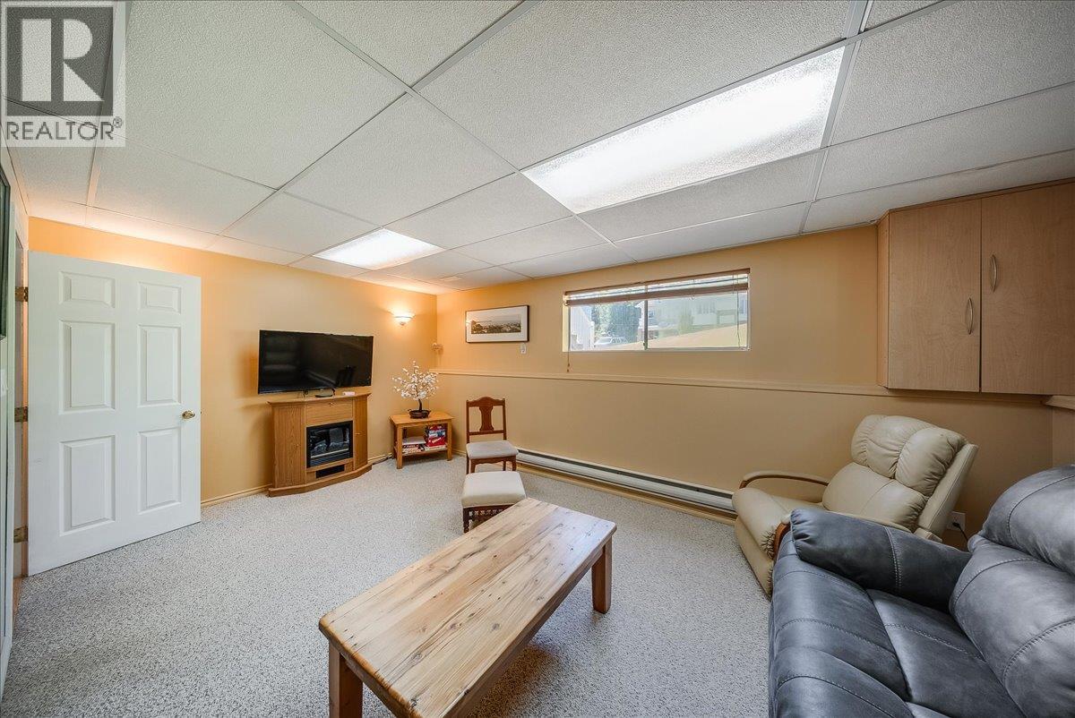 1618 Victoria Avenue - 32