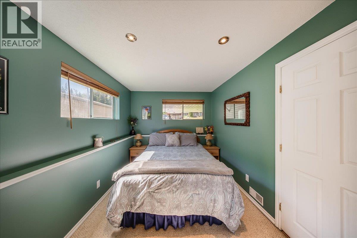 1618 Victoria Avenue - 41