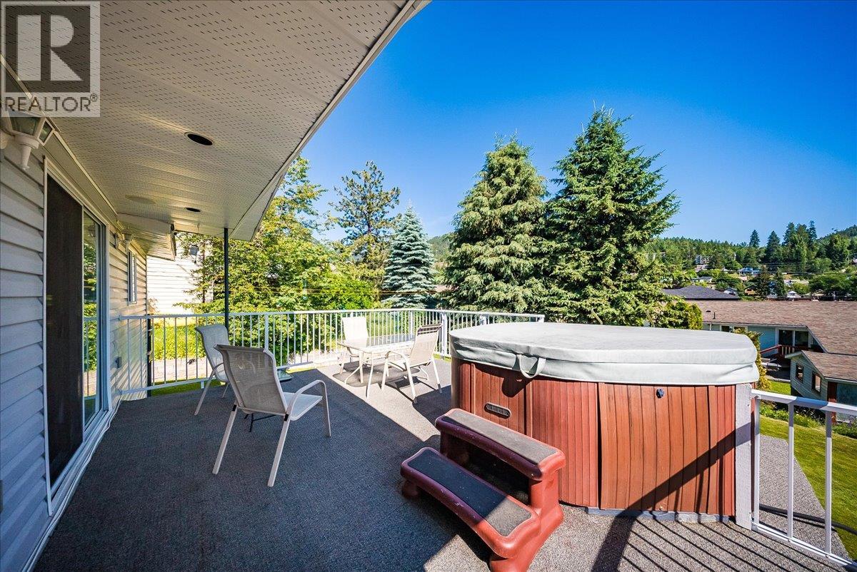 1618 Victoria Avenue - 8