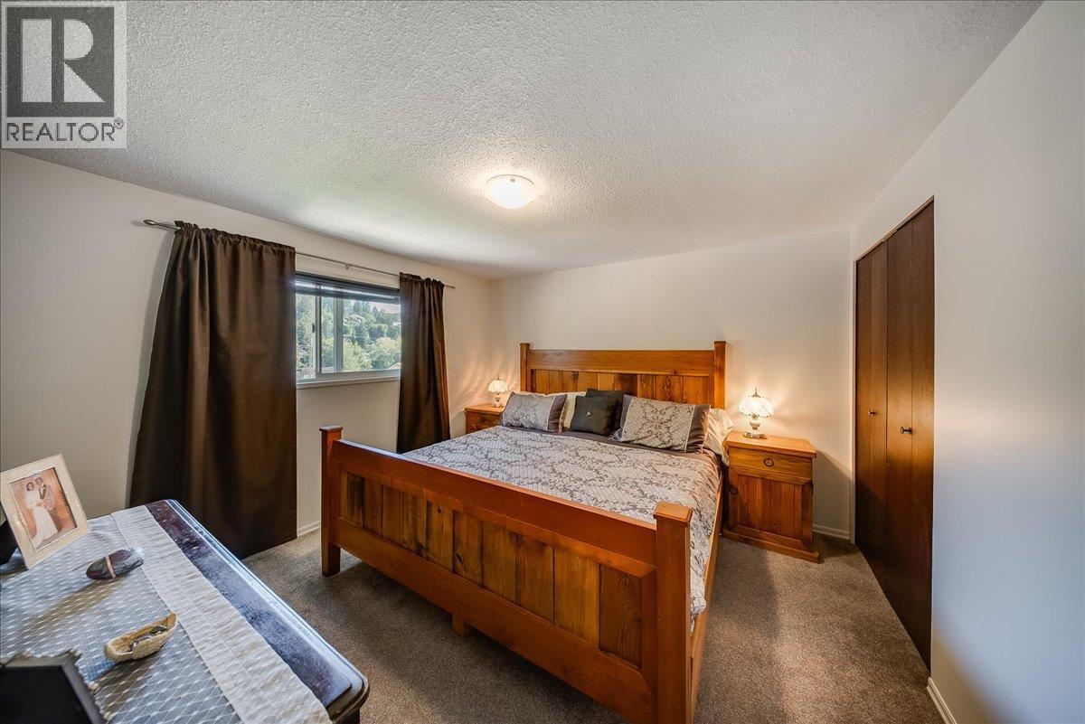 1618 Victoria Avenue - 18