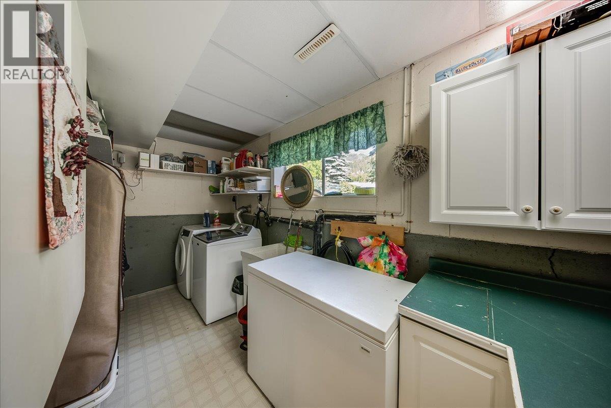 1618 Victoria Avenue - 27