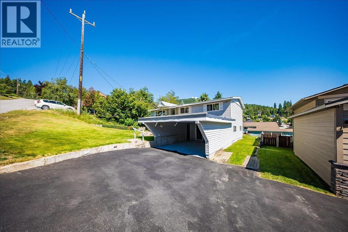 1618 Victoria Avenue - 54