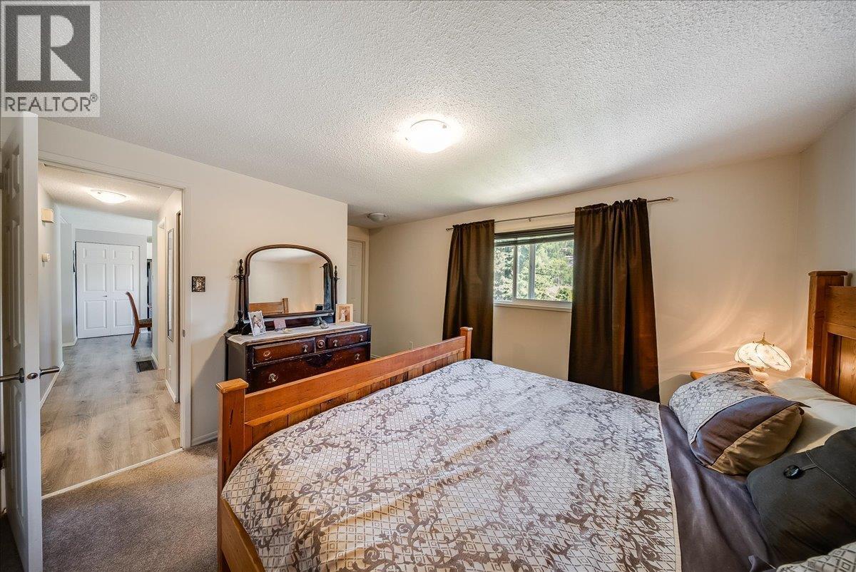 1618 Victoria Avenue - 19