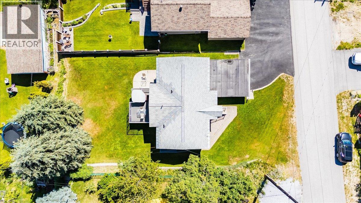 1618 Victoria Avenue - 56