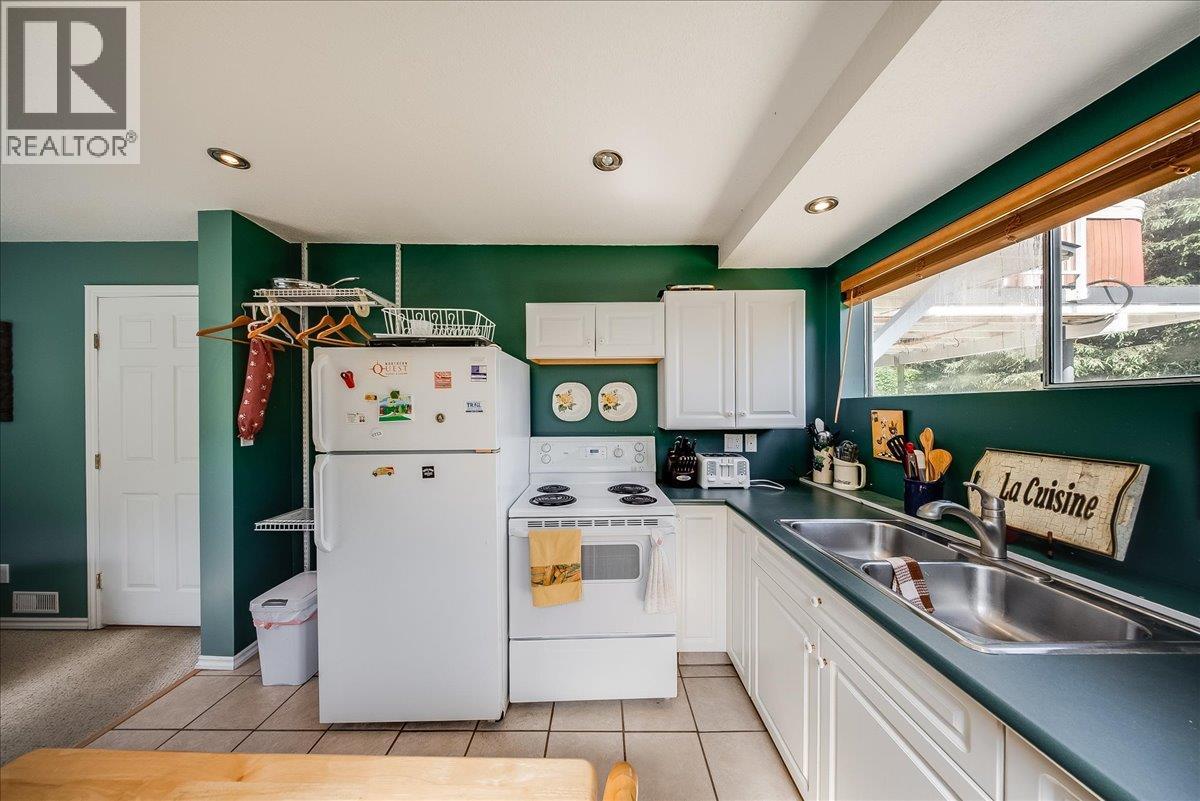 1618 Victoria Avenue - 39