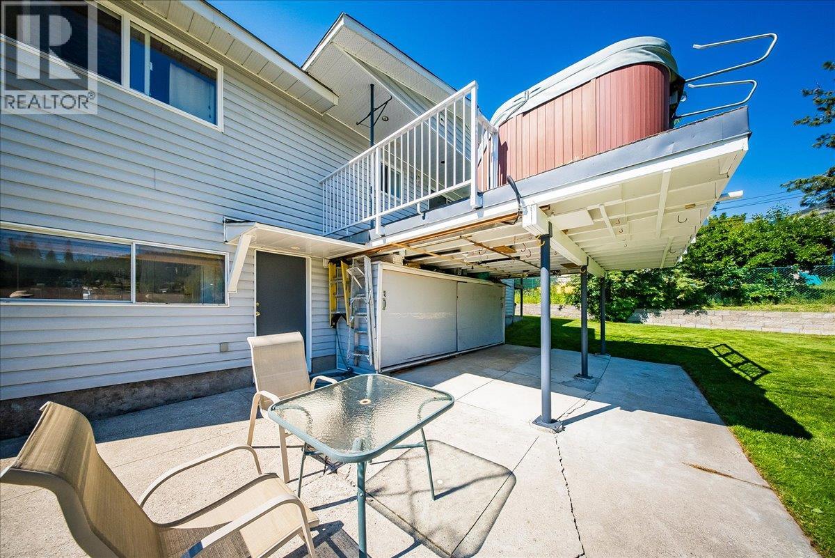 1618 Victoria Avenue - 50