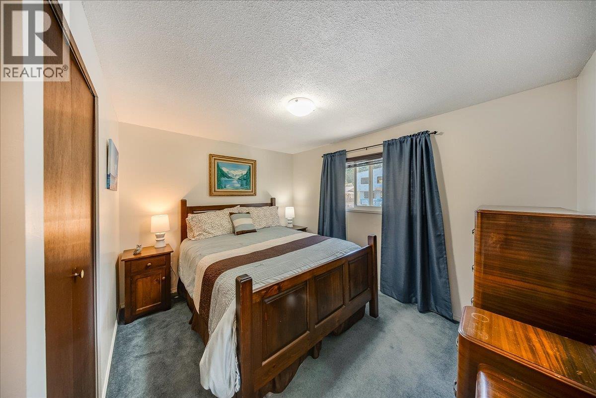 1618 Victoria Avenue - 25