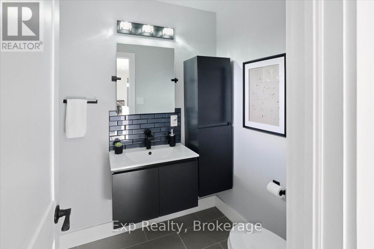 27 GREENWAY CIRCLE - 11