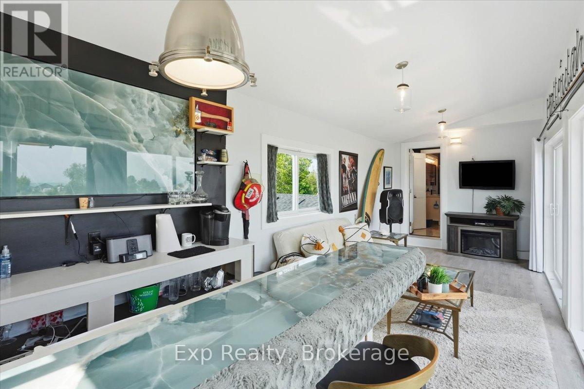 27 GREENWAY CIRCLE - 27