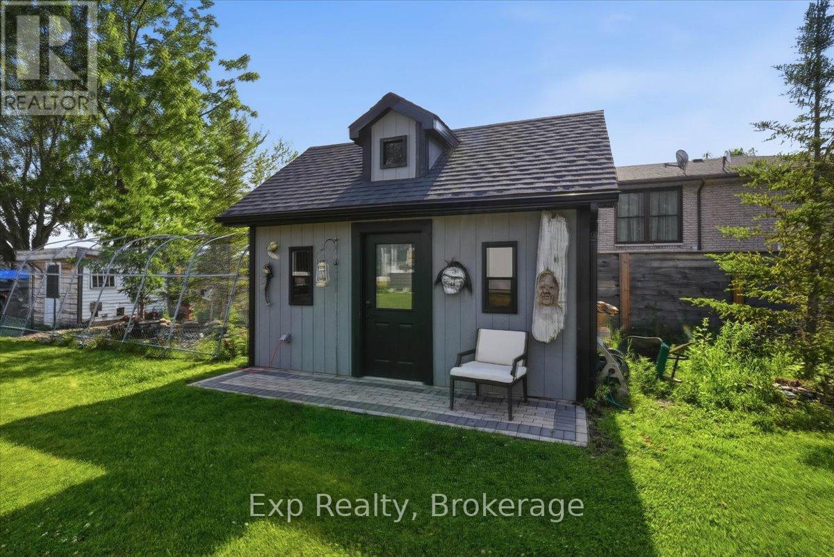 27 GREENWAY CIRCLE - 35