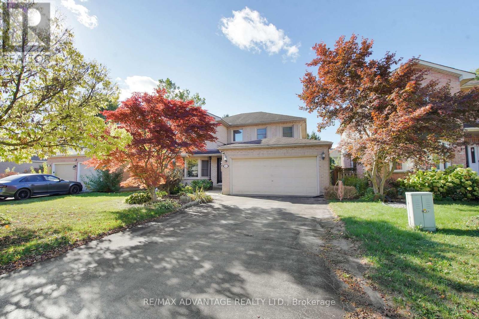 51 LAUREL CRESCENT - 1