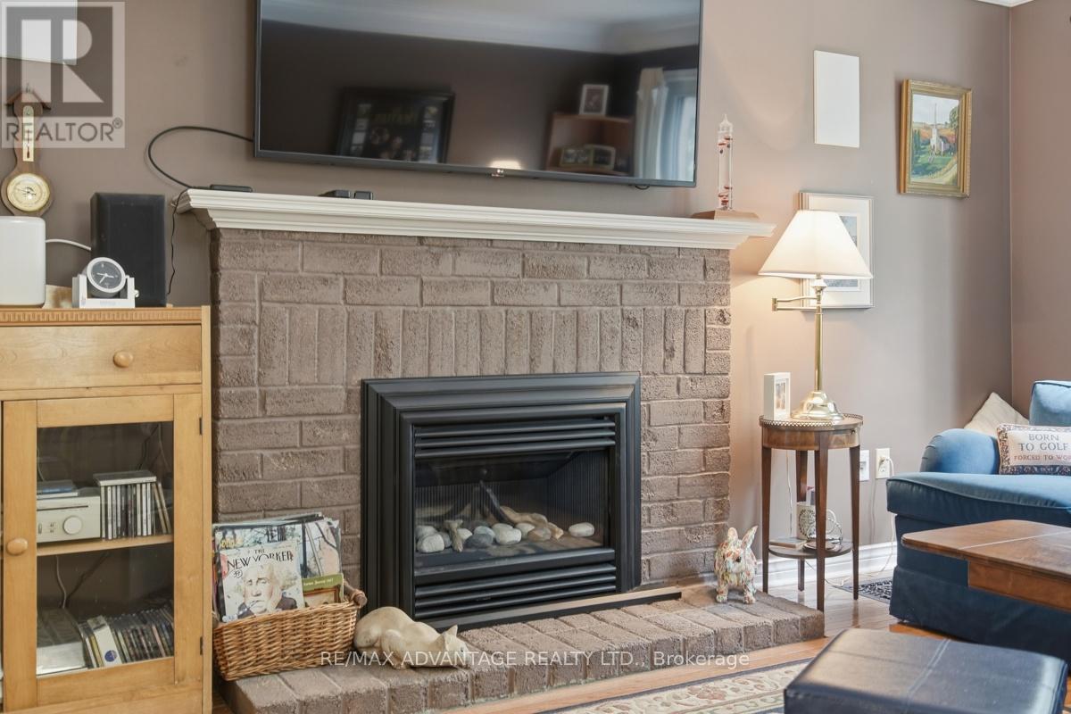 51 LAUREL CRESCENT - 13