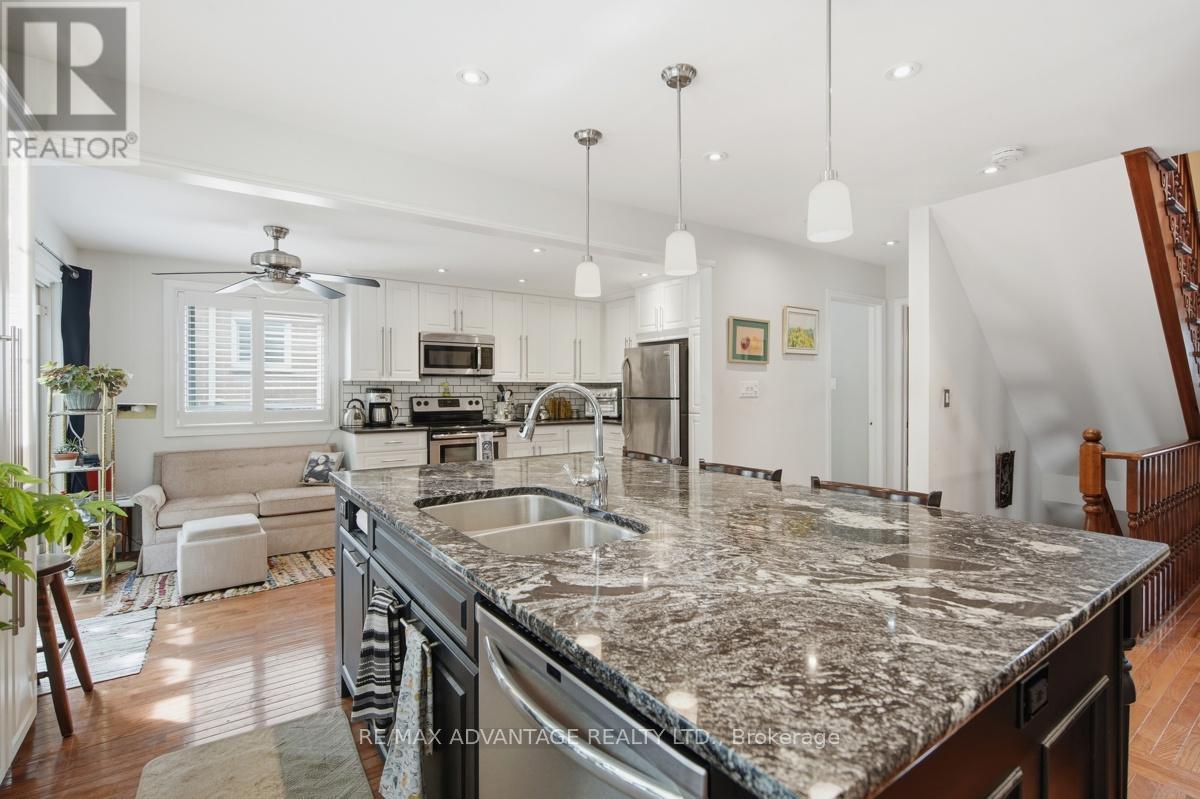 51 LAUREL CRESCENT - 16