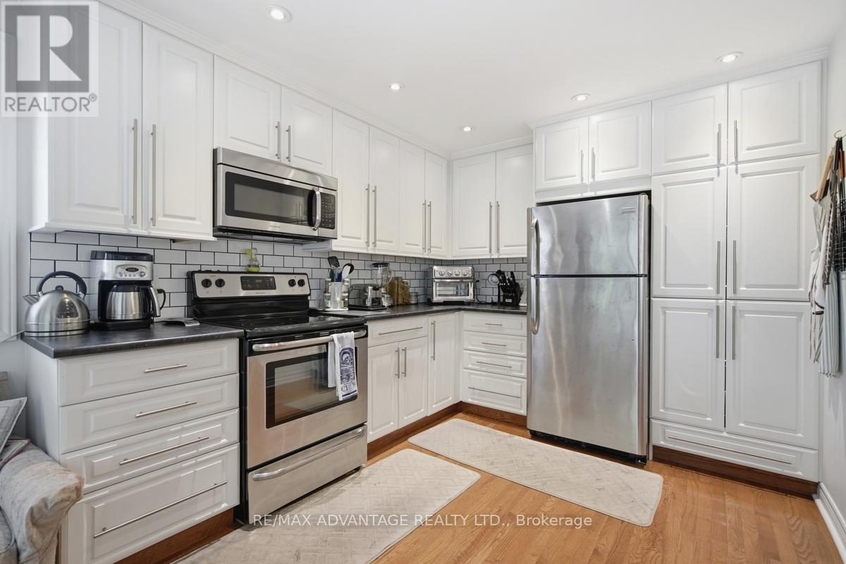 51 LAUREL CRESCENT - 17
