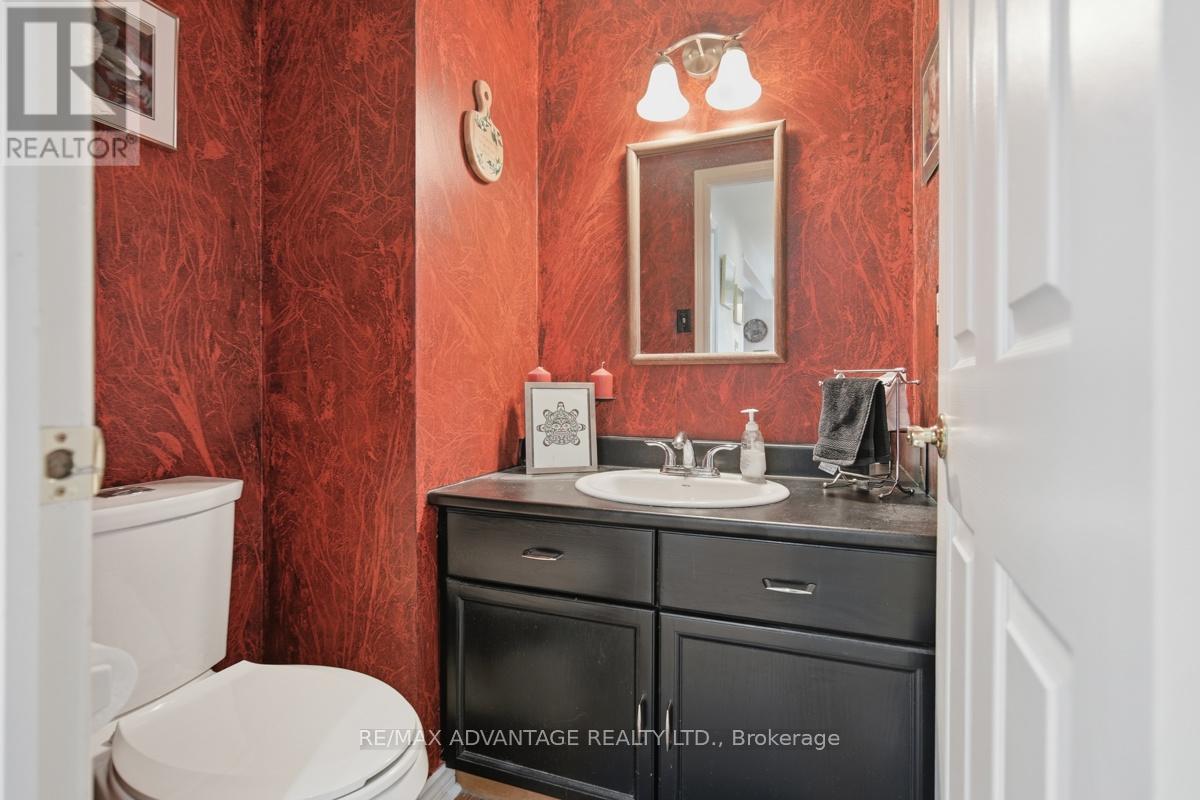 51 LAUREL CRESCENT - 20