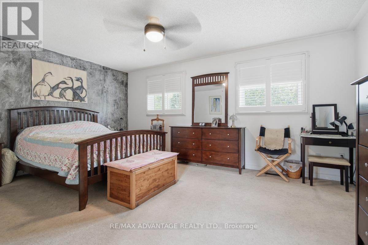 51 LAUREL CRESCENT - 23