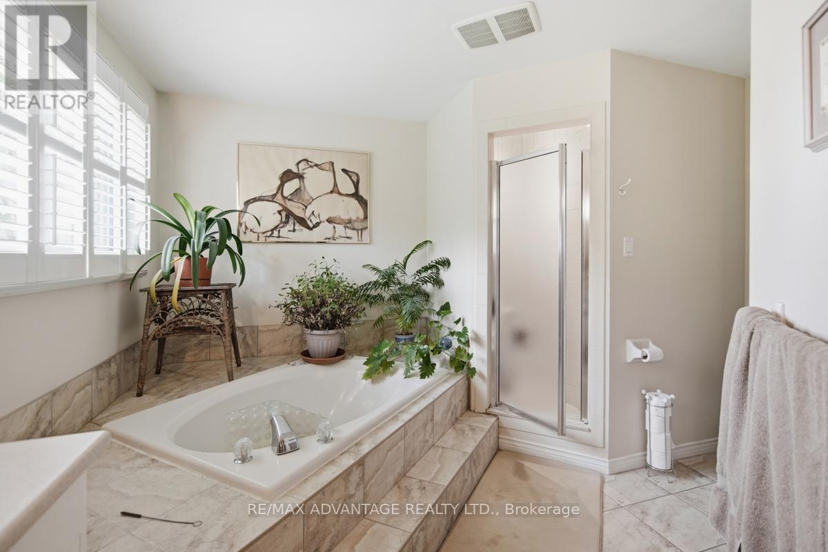 51 LAUREL CRESCENT - 26