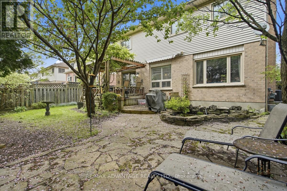 51 LAUREL CRESCENT - 39