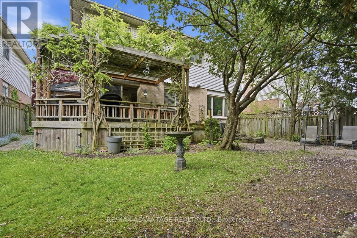 51 LAUREL CRESCENT - 4