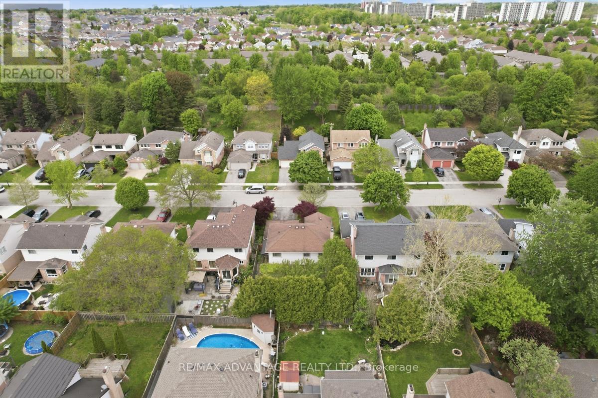 51 LAUREL CRESCENT - 41