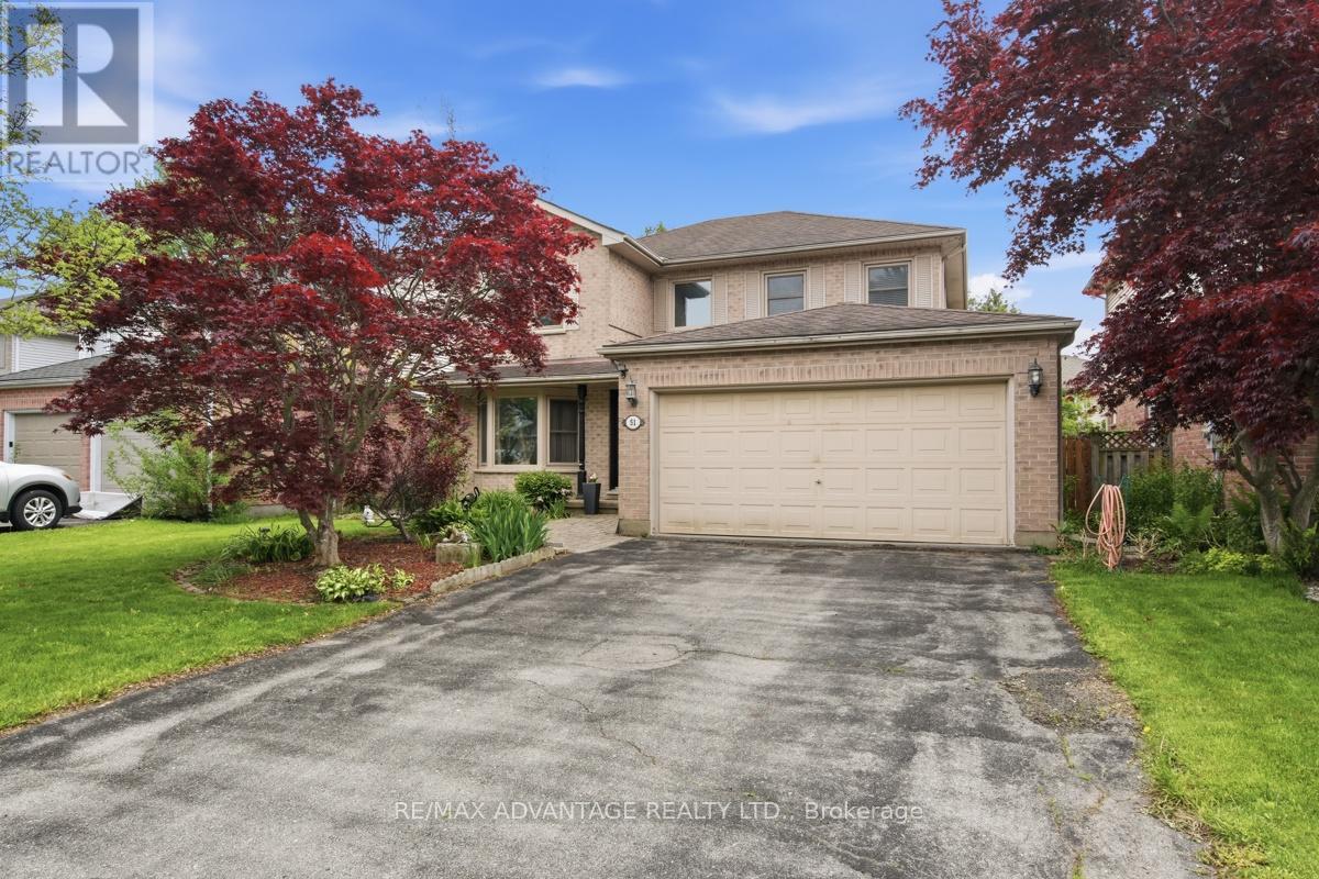 51 LAUREL CRESCENT - 42