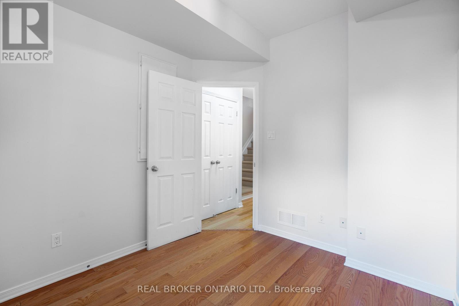 3 Bed, 2 Bath House for Rent in Ottawa – 292 LONDON TERRACE, Ottawa – MLS# X13497734 - Image 18