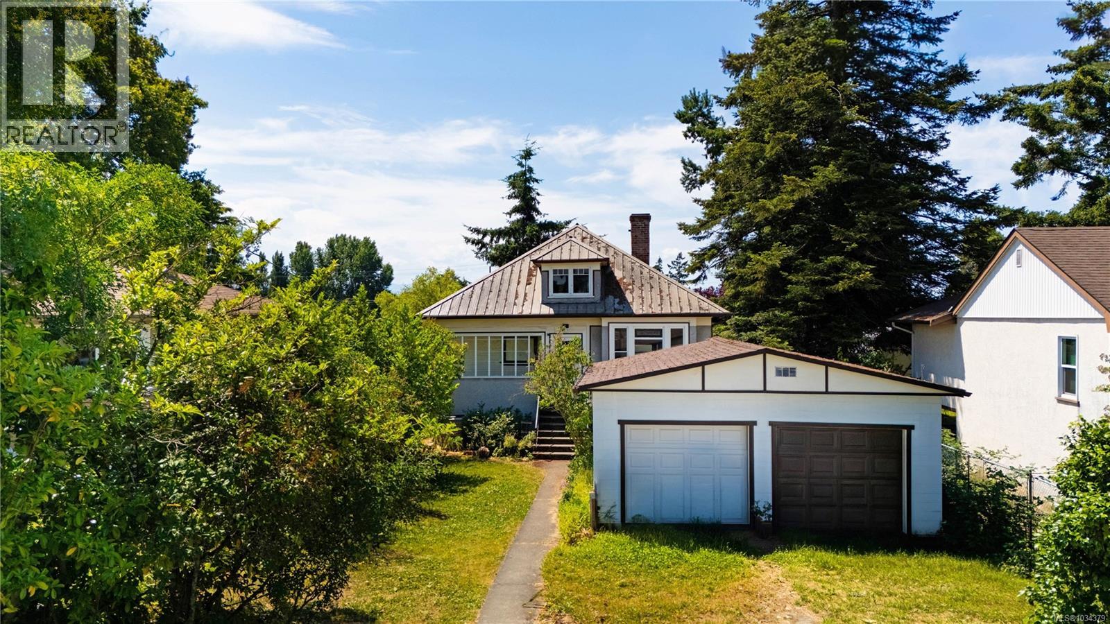  95 Sims Avenue, Saanich