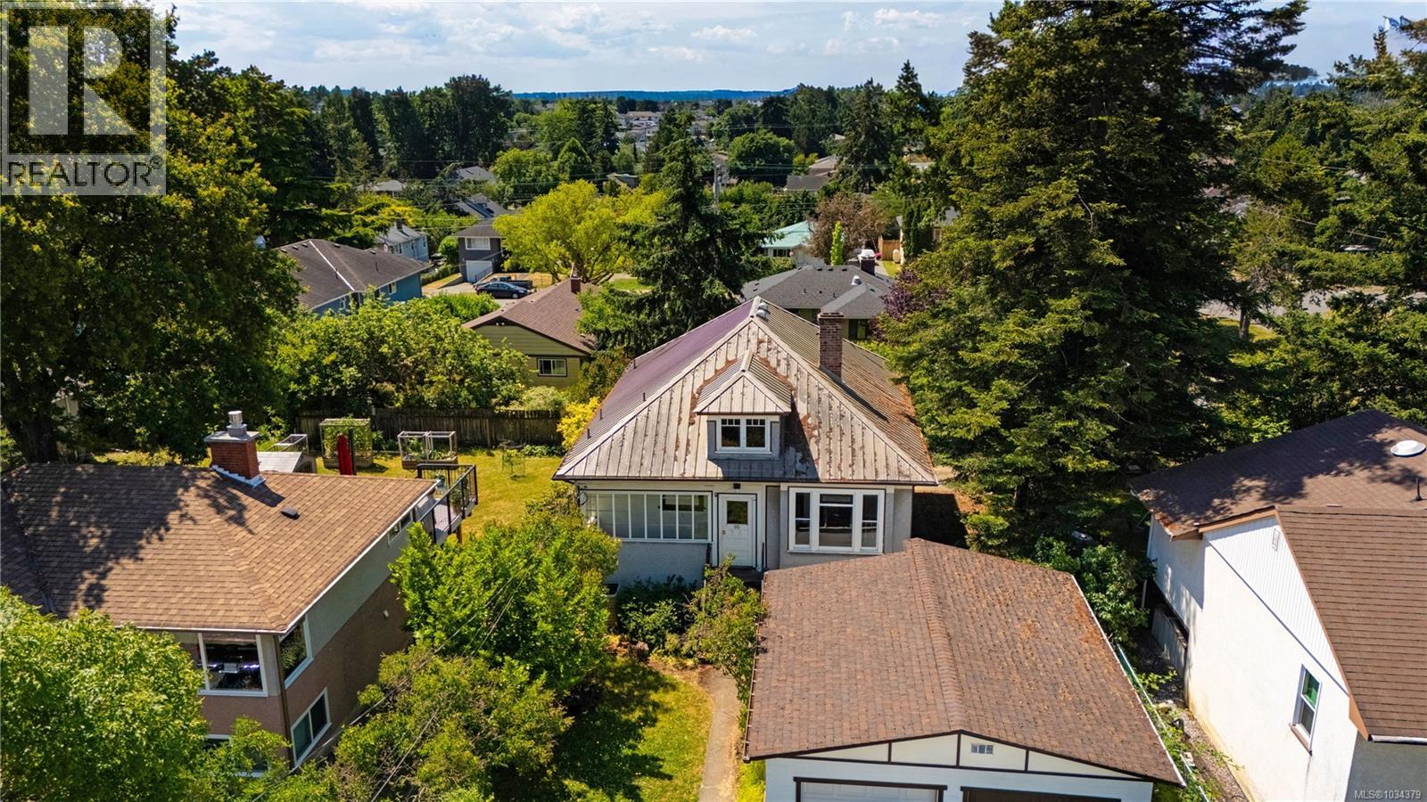  95 Sims Avenue, Saanich