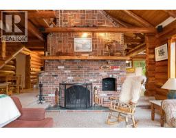 Living room - 266 Moss Hill Pl, Metchosin, BC V9C3Z2 Photo 8