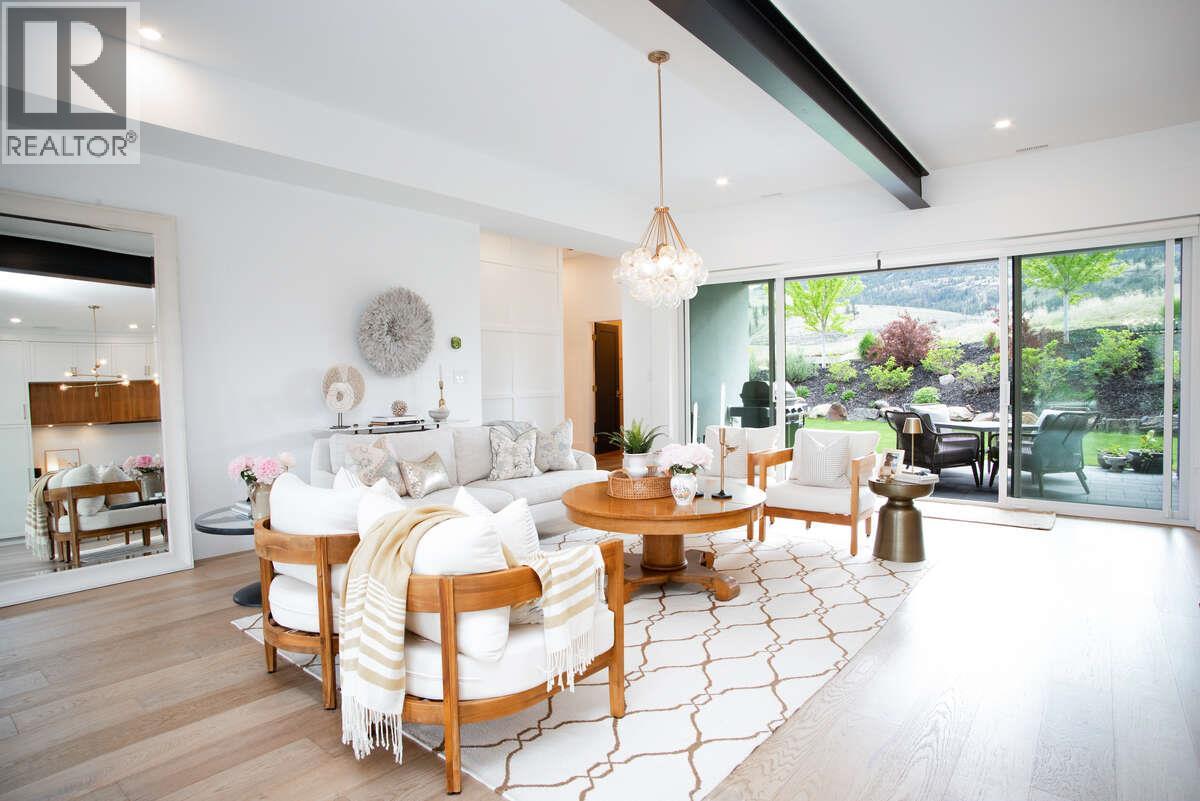 308 HOLLOWAY Drive - 7