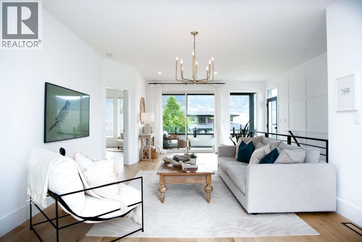 308 HOLLOWAY Drive - 23