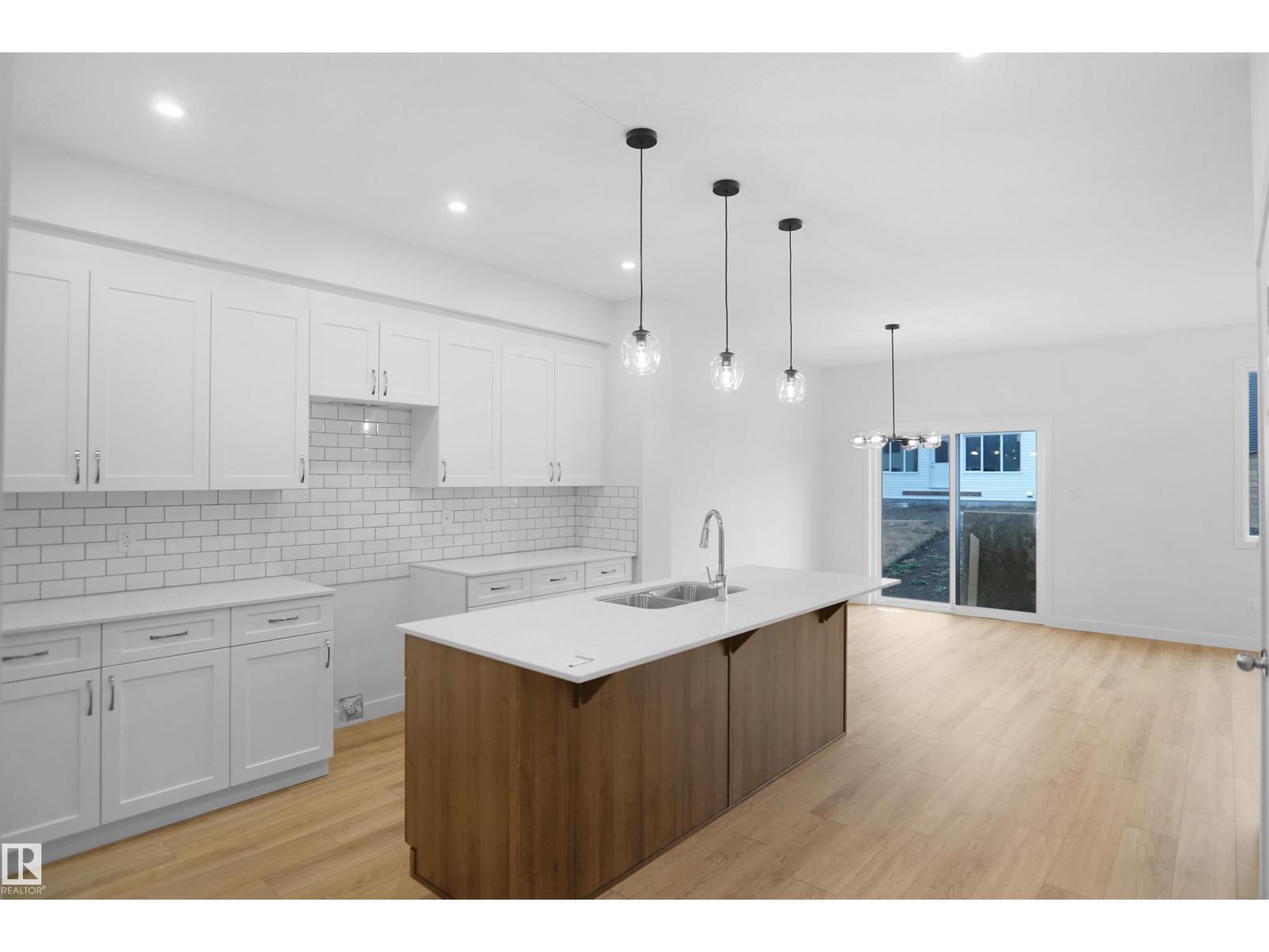 3412 122 ST SW - 10
