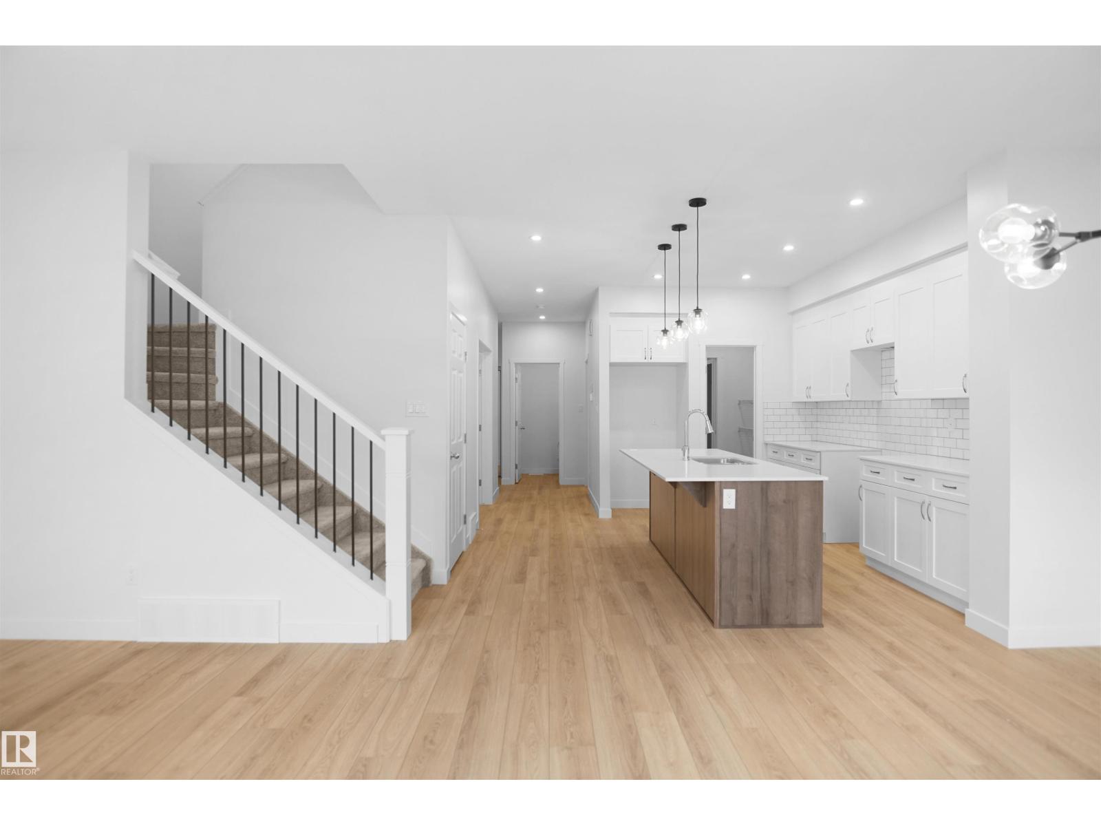 3412 122 ST SW - 8