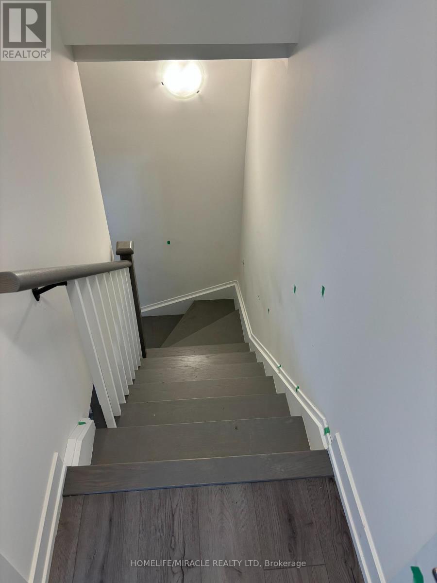 #61 BLKB 861 SHEPPARD AVENUE W - 2