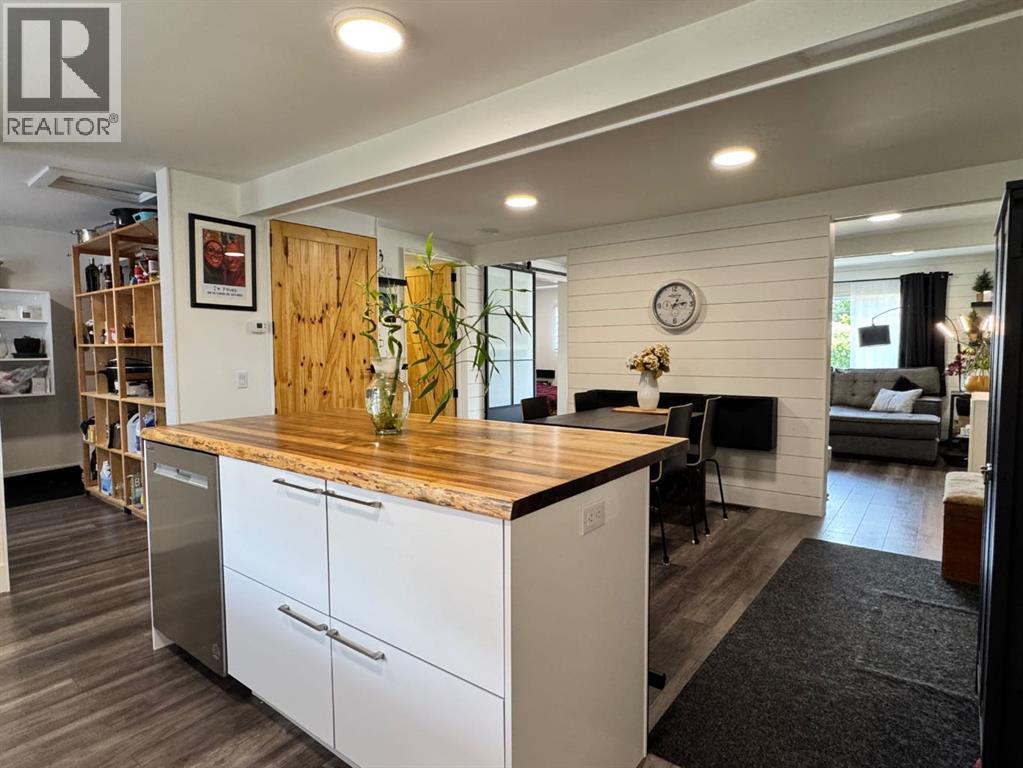 10612 111 Street — photo 10