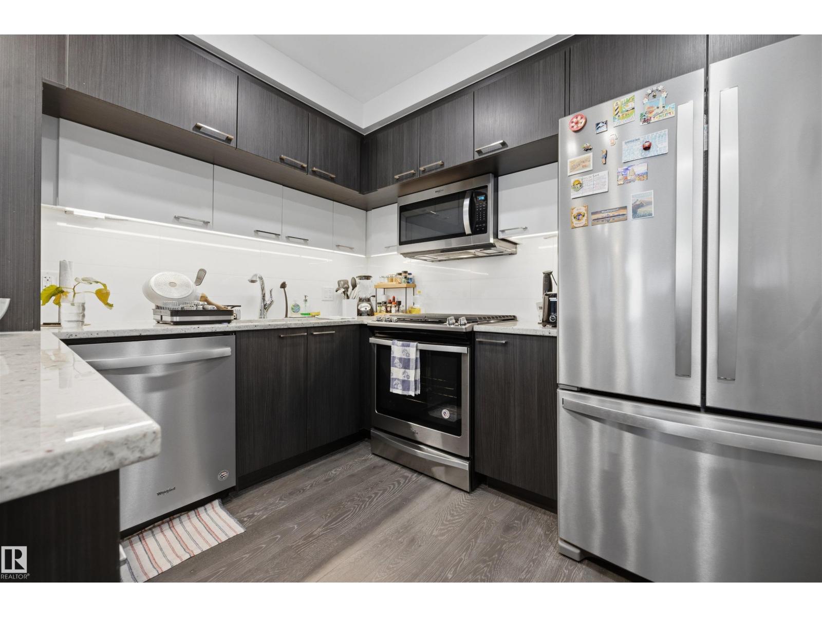 #802 9720 106 ST NW - 10