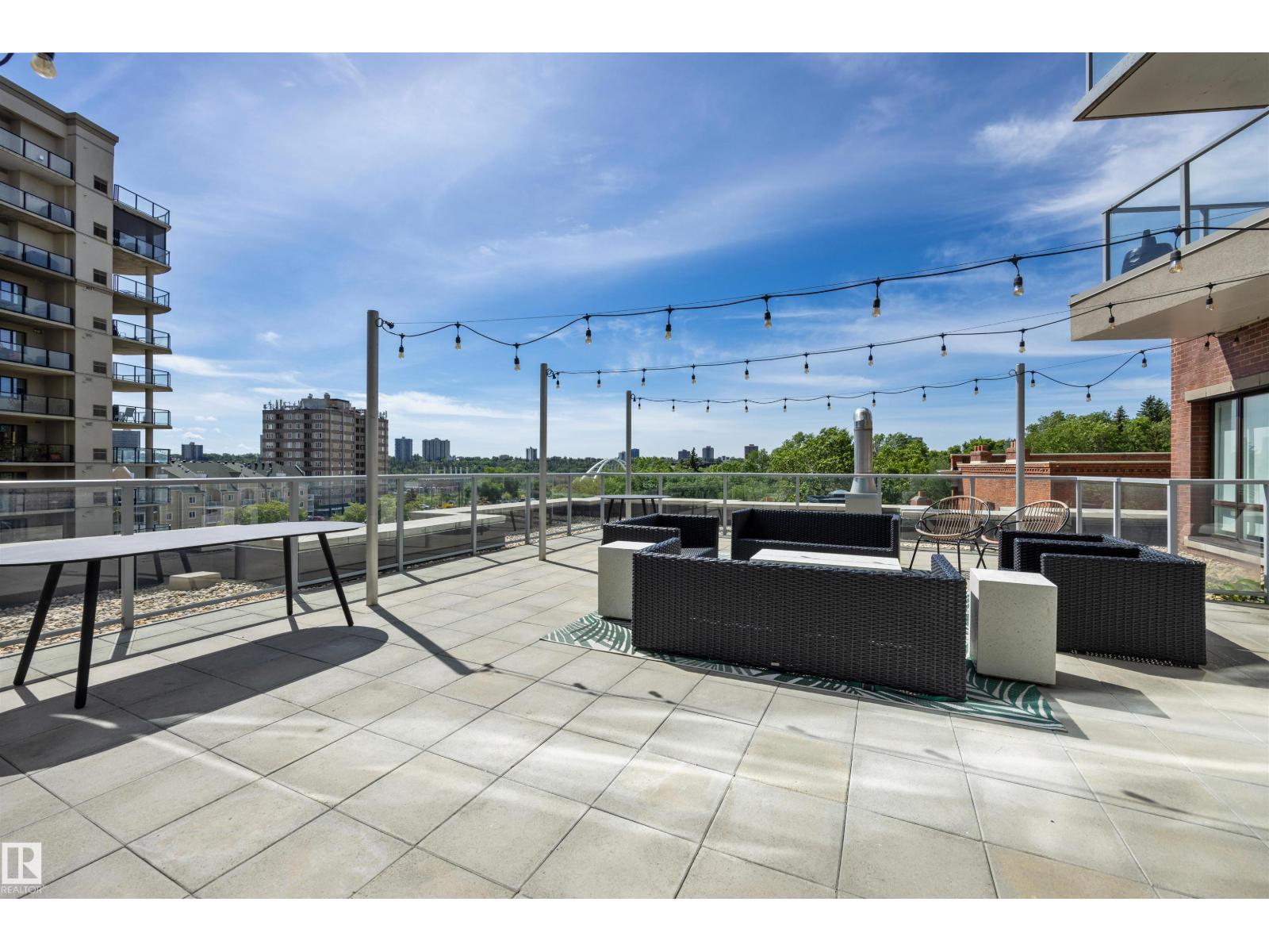 #802 9720 106 ST NW - 18