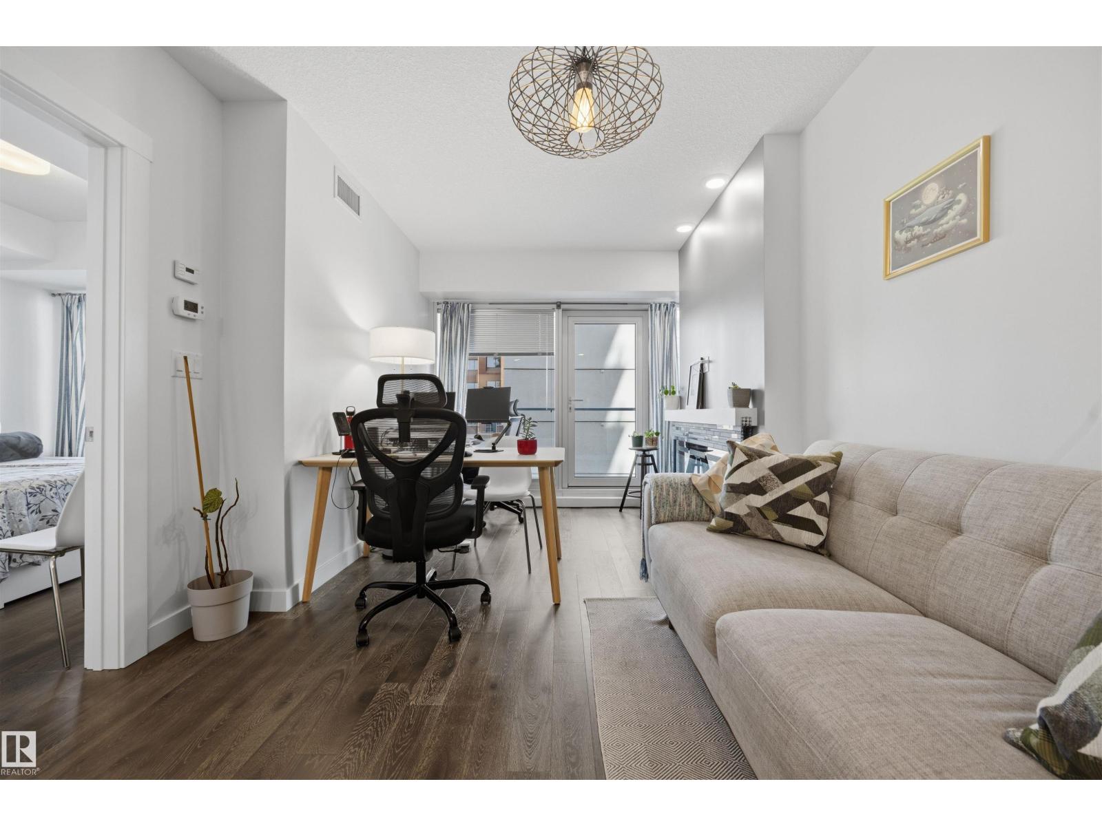 #802 9720 106 ST NW - 6
