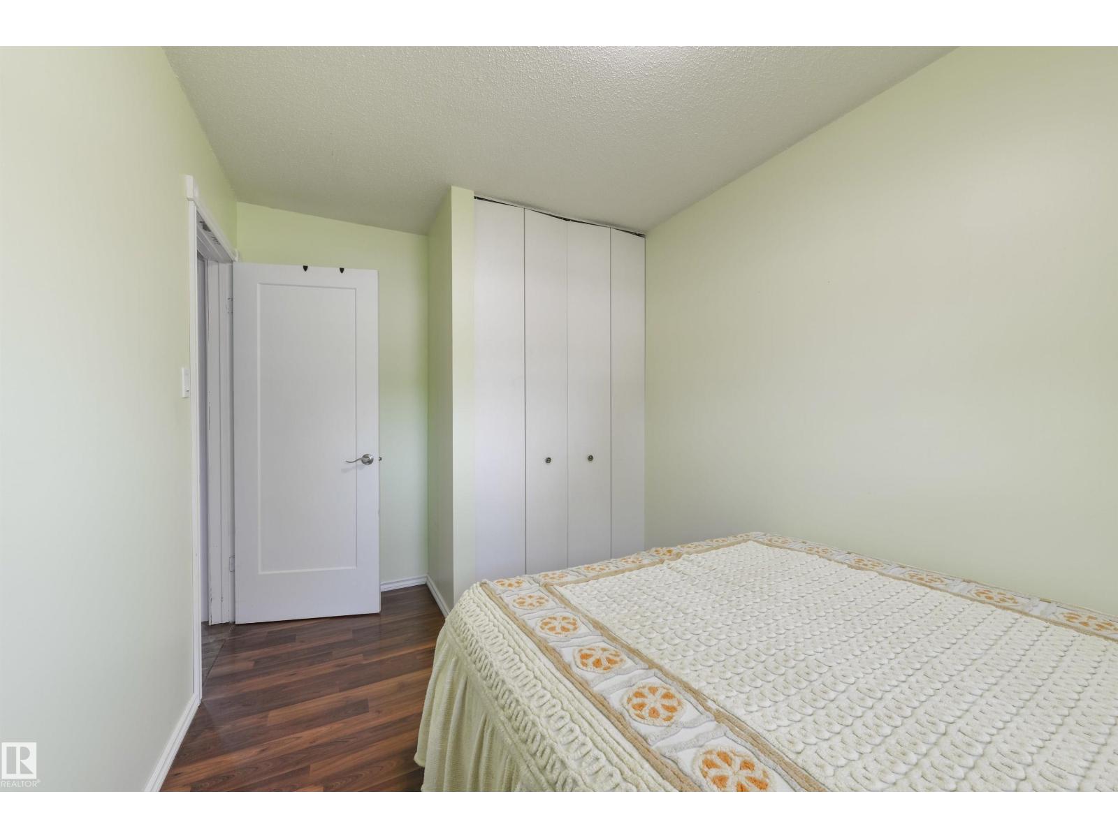 122 BROOKWOOD DR — photo 18