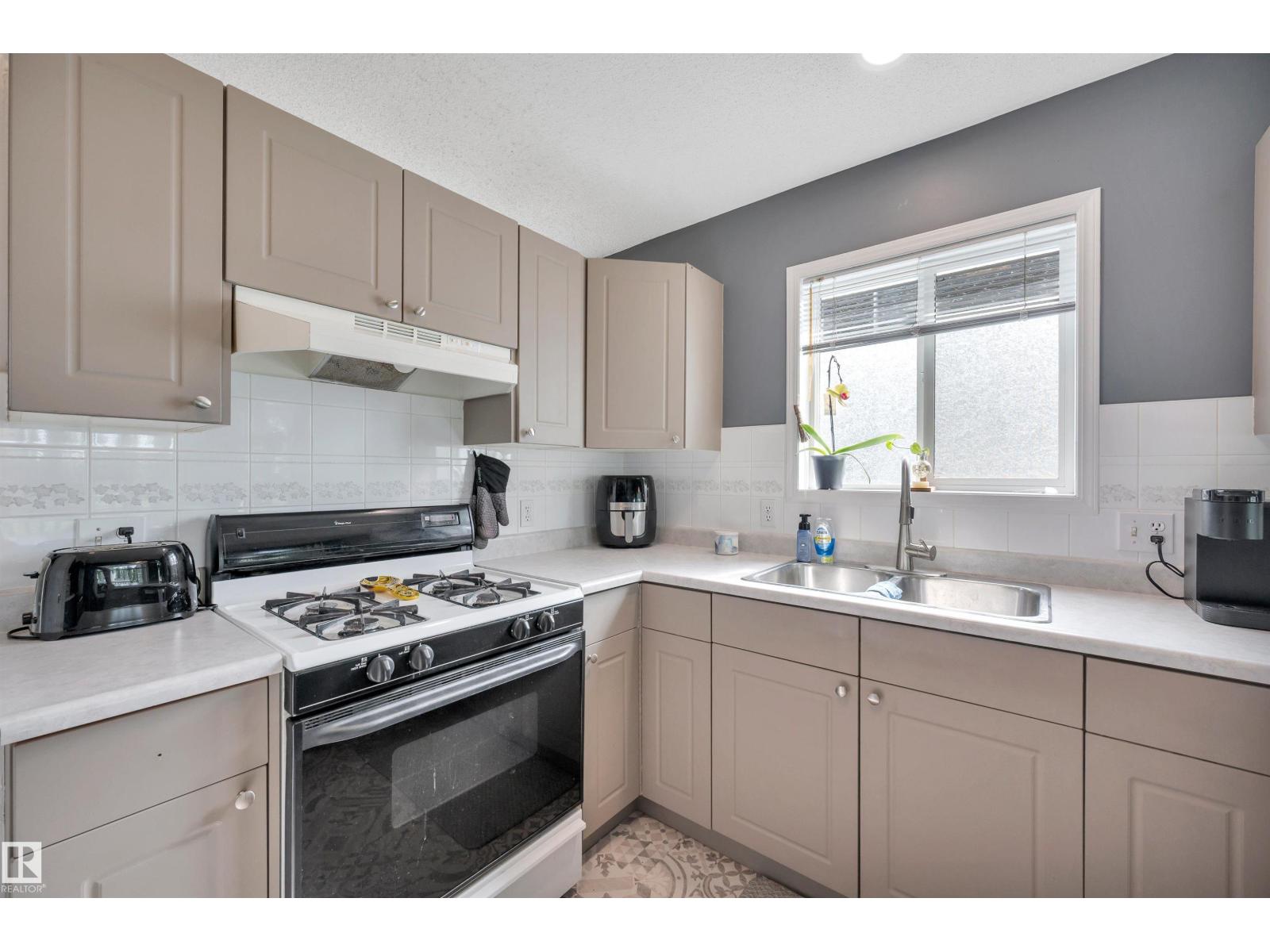 36 DAWSON CR — photo 16