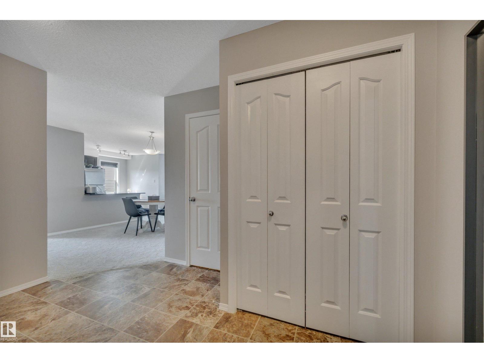 #402 11812 22 AV SW - 7